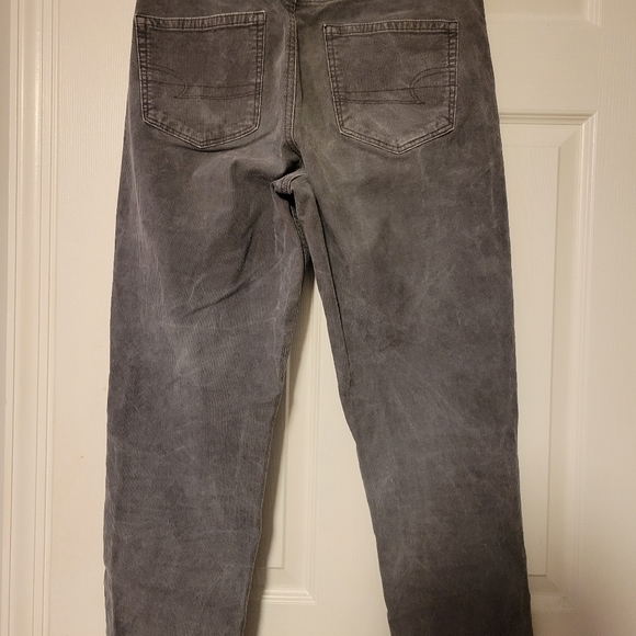 American Eagle gray Corduroy Mom Jeans Size 8 - Picture 3 of 8
